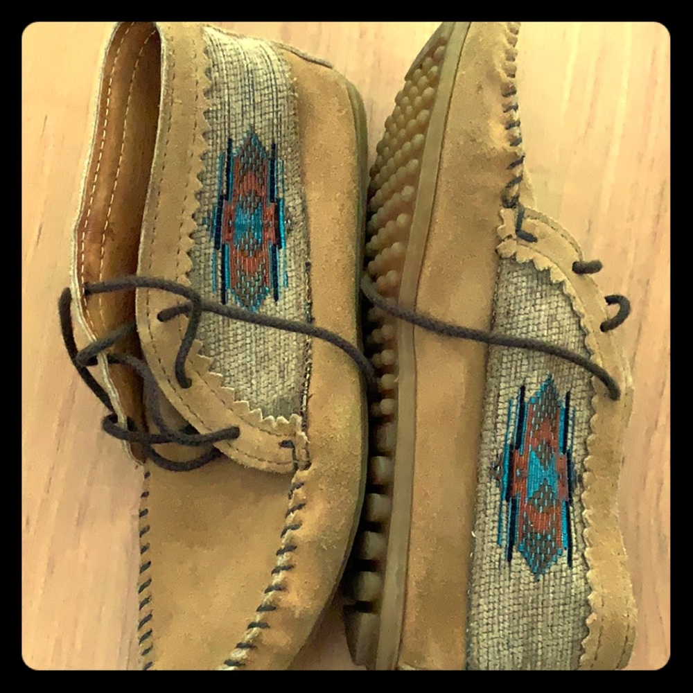 Minnetonka Low Moccasin Bootie
